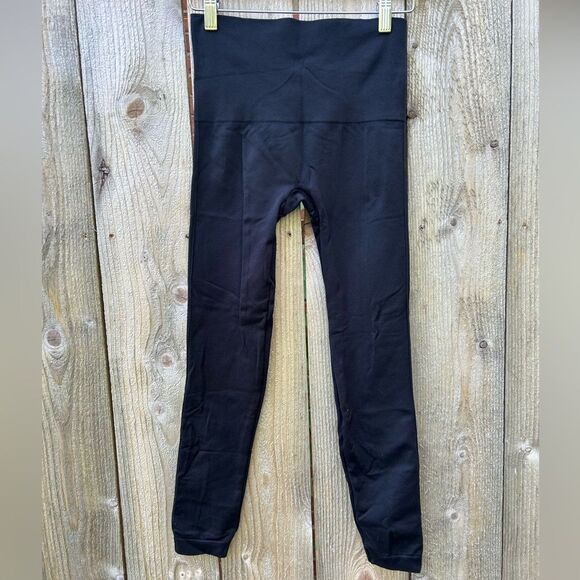 Spanx Look At Me Now Black Seamless Leggings - Picture 3 of 4